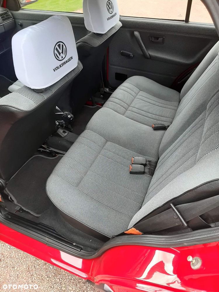 Volkswagen Golf 1.6 GL - 6