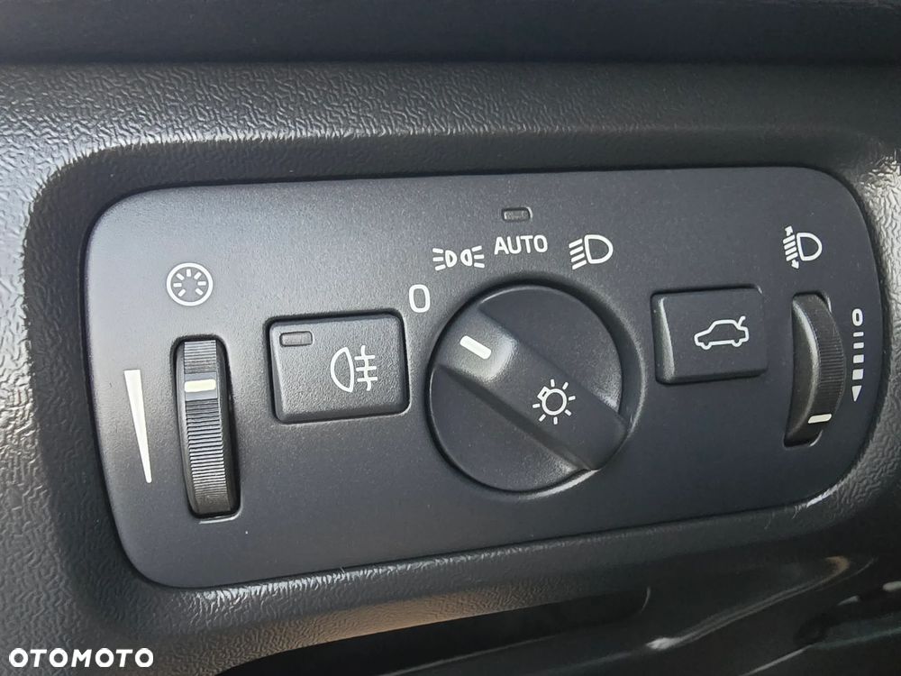 Volvo V40 T3 - 30