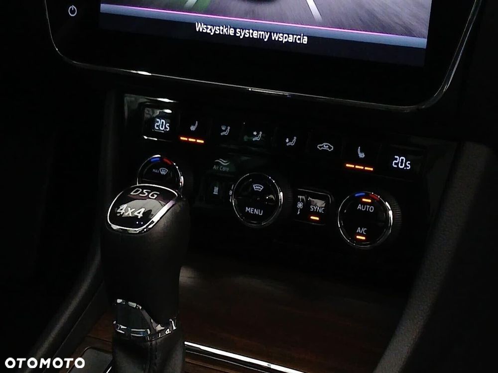 Skoda Superb 2.0 TDI SCR 4x4 Scout DSG - 29