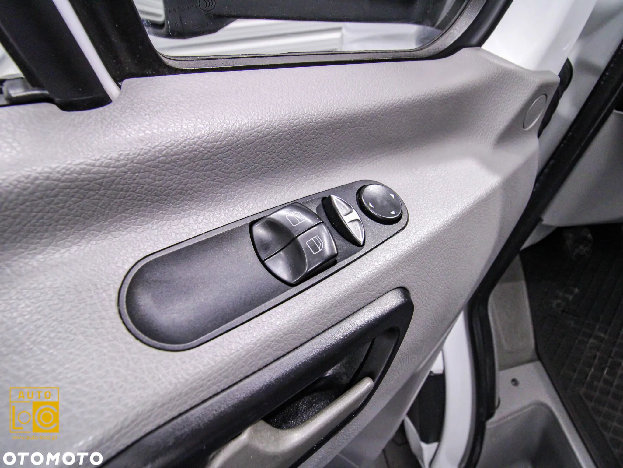 Mercedes-Benz SPRINTER KONTENER + WINDA - 18