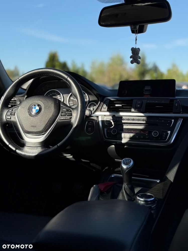BMW Seria 3 318d xDrive Luxury Line - 10