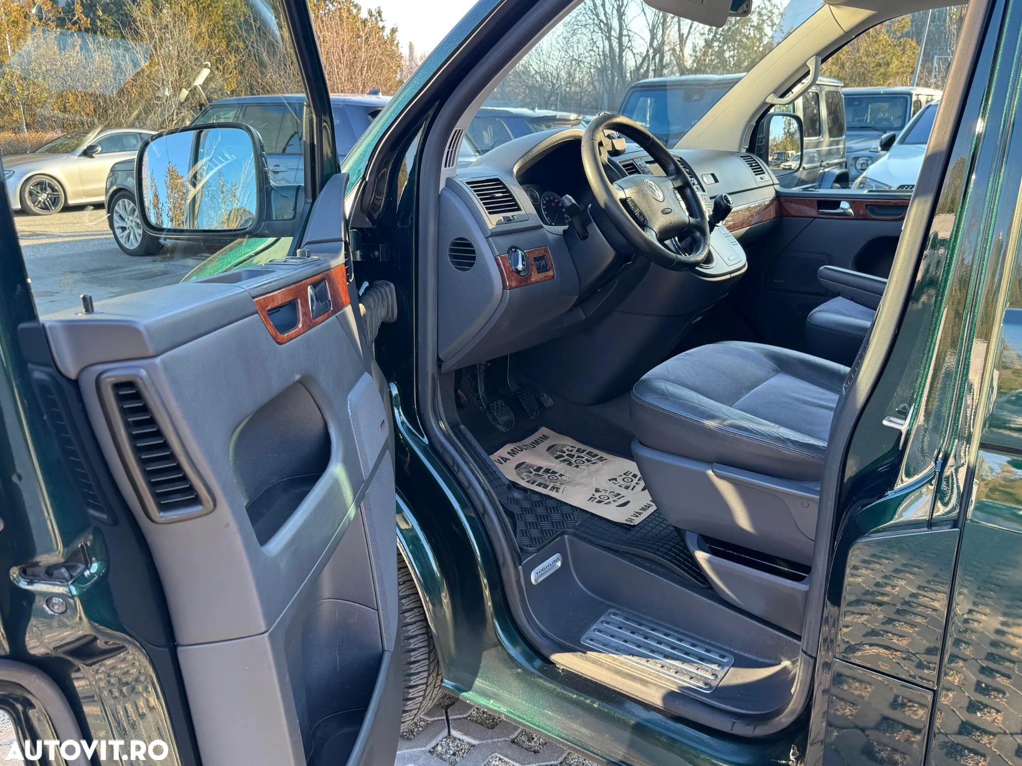 Volkswagen Multivan - 13