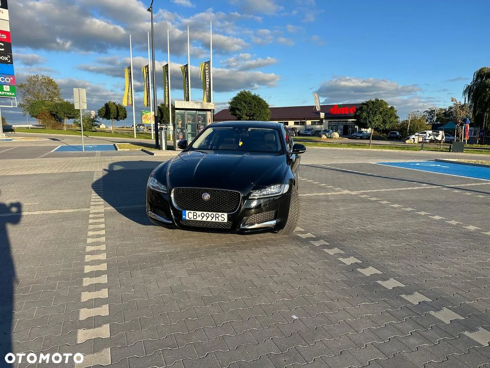 Jaguar XF 25t Prestige - 9