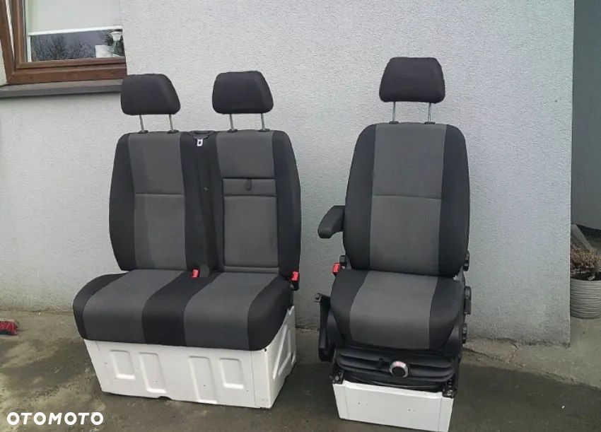 Fotele przednie 2+1 fotel kierowcy pneumatyczny VW Crafter 2006r-2017r - 1