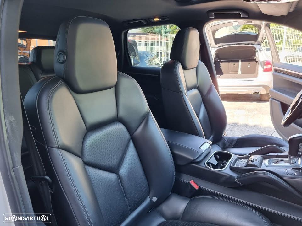 Porsche Cayenne S - 6
