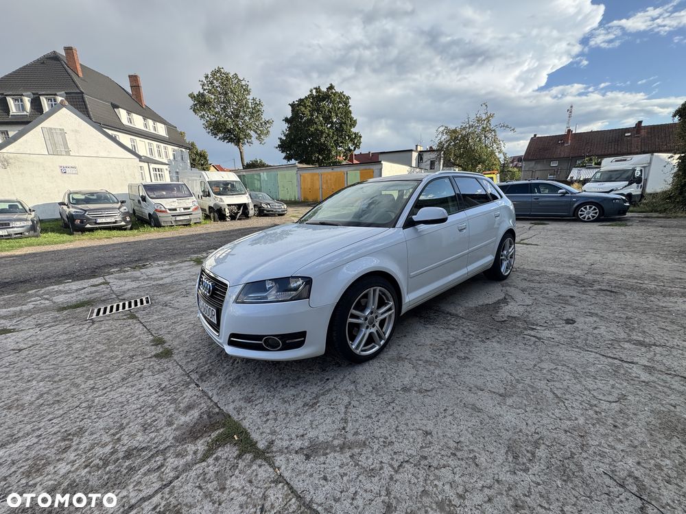 Audi A3 Sportback - 1