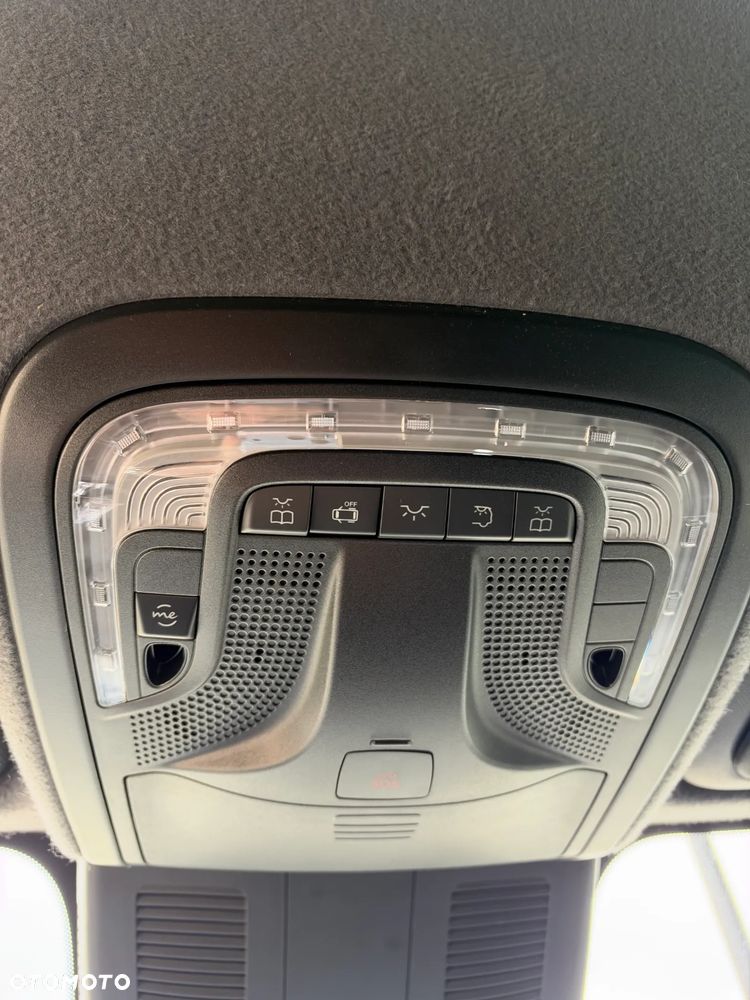 Mercedes-Benz Sprinter - 25