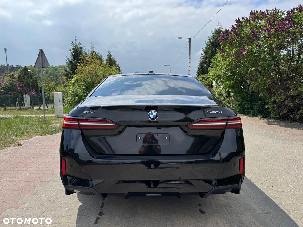BMW Seria 5 520d xDrive - 4