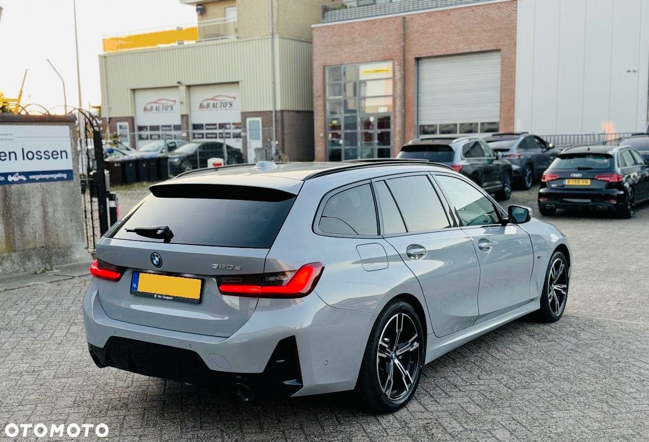 BMW Seria 3 330e PHEV sport - 1