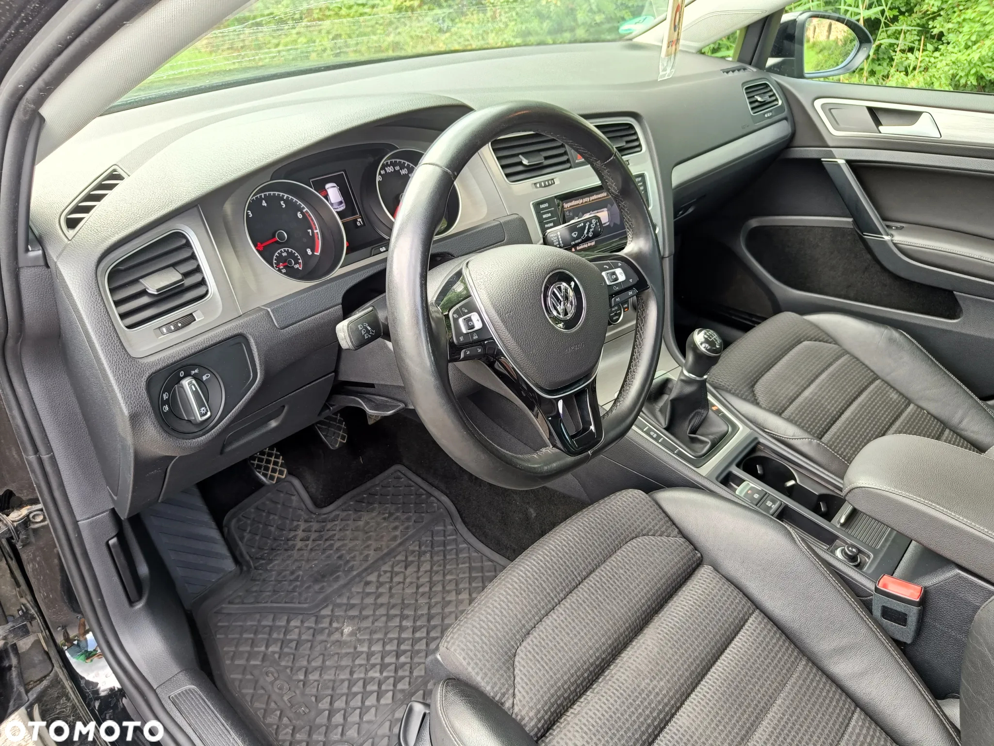 Volkswagen Golf - 23