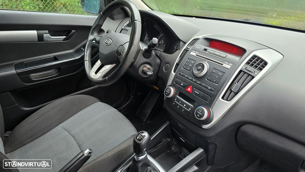Kia Ceed 1.4 CVVT LX ISG - 15
