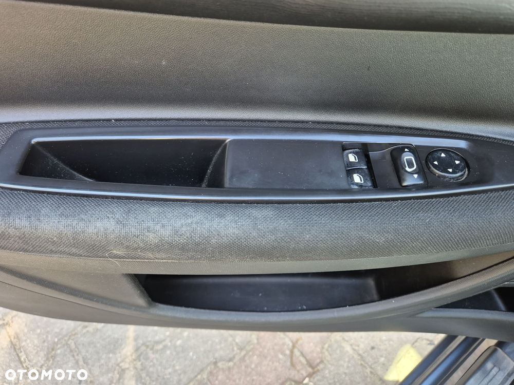 Citroën C4 1.4 16V SX - 12