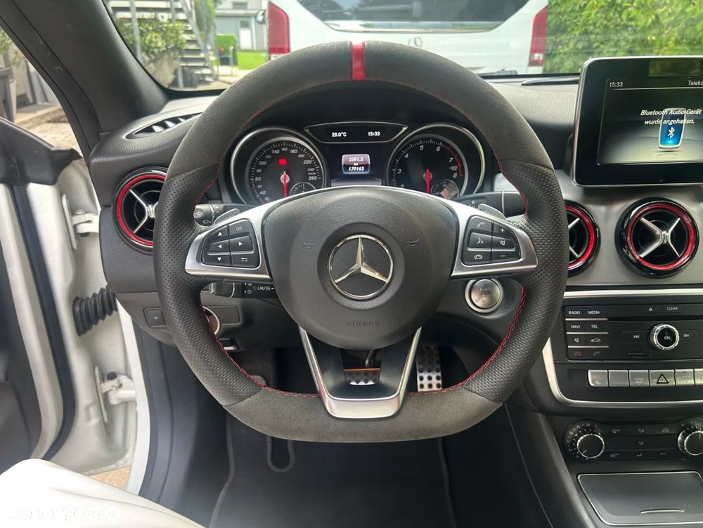 Mercedes-Benz CLA 250 4-Matic AMG Line - 9