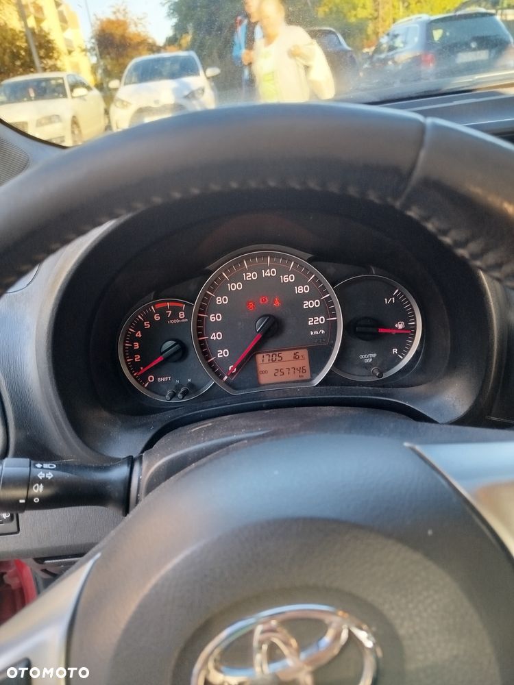 Toyota Yaris - 8