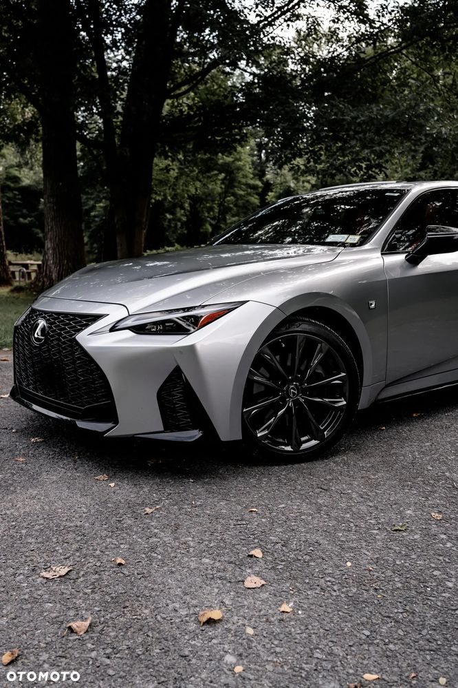Lexus IS - 10