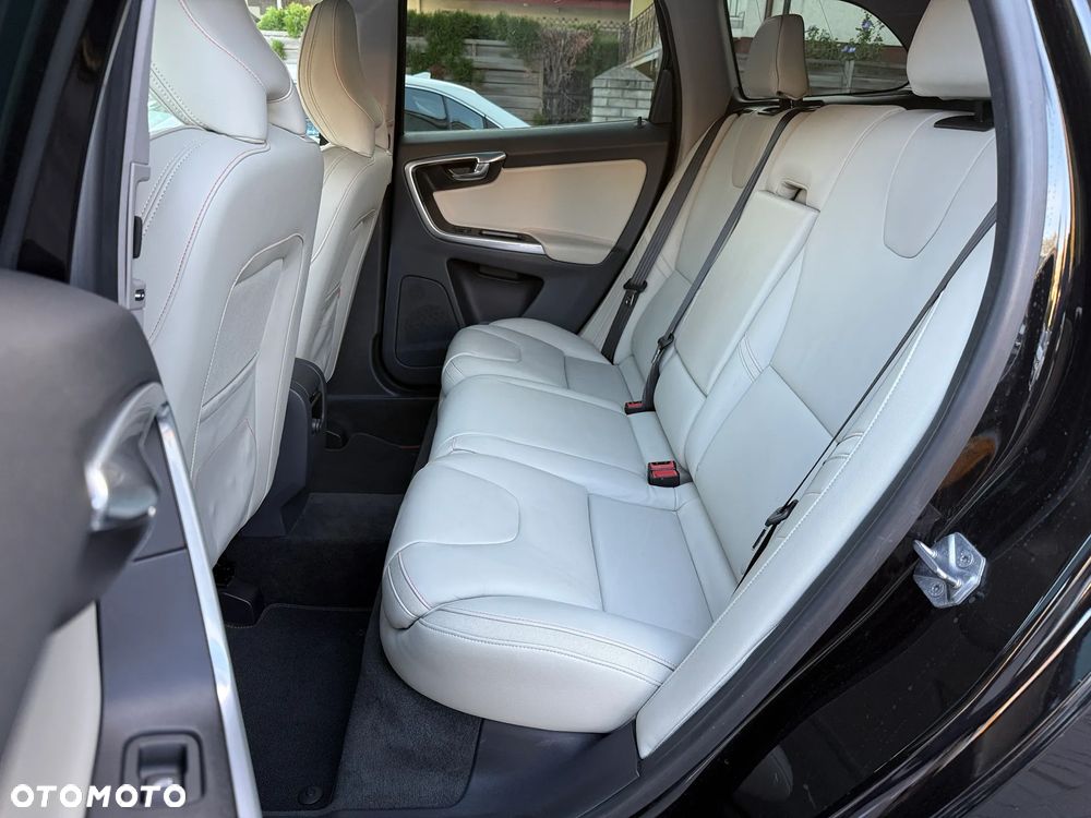 Volvo XC 60 D4 Drive-E Ocean Race - 18