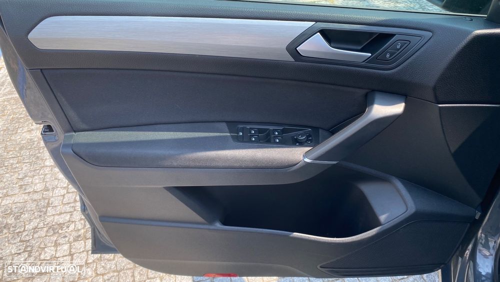 VW Touran 1.5 TSI Confortline - 19