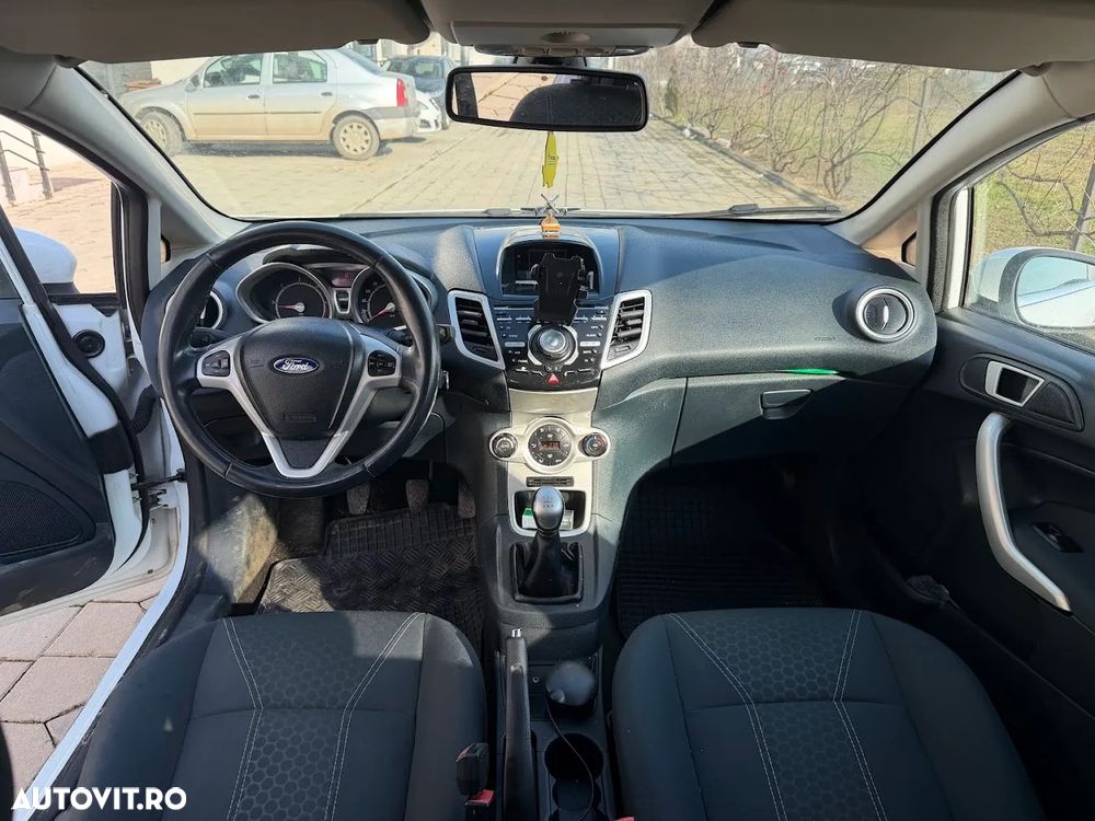 Ford Fiesta 1.6 TDCI Titanium - 11