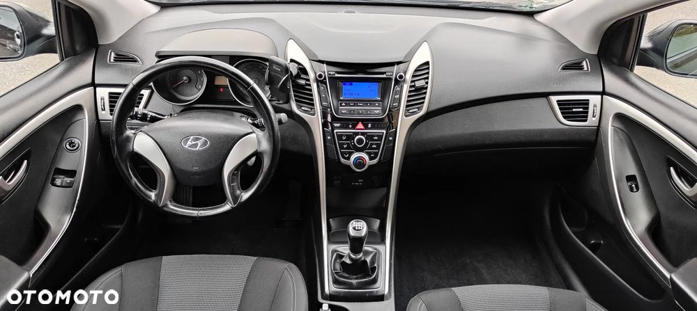 Hyundai i30 blue Kombi 1.4 Style - 36