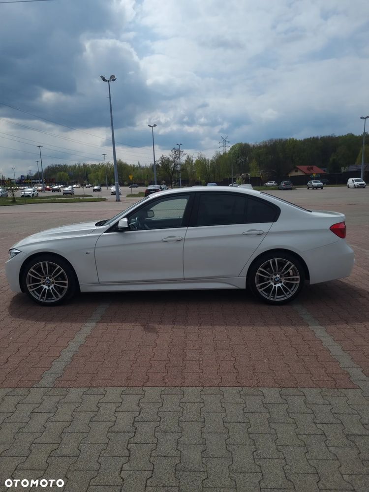BMW Seria 3 330i xDrive M Sport - 8