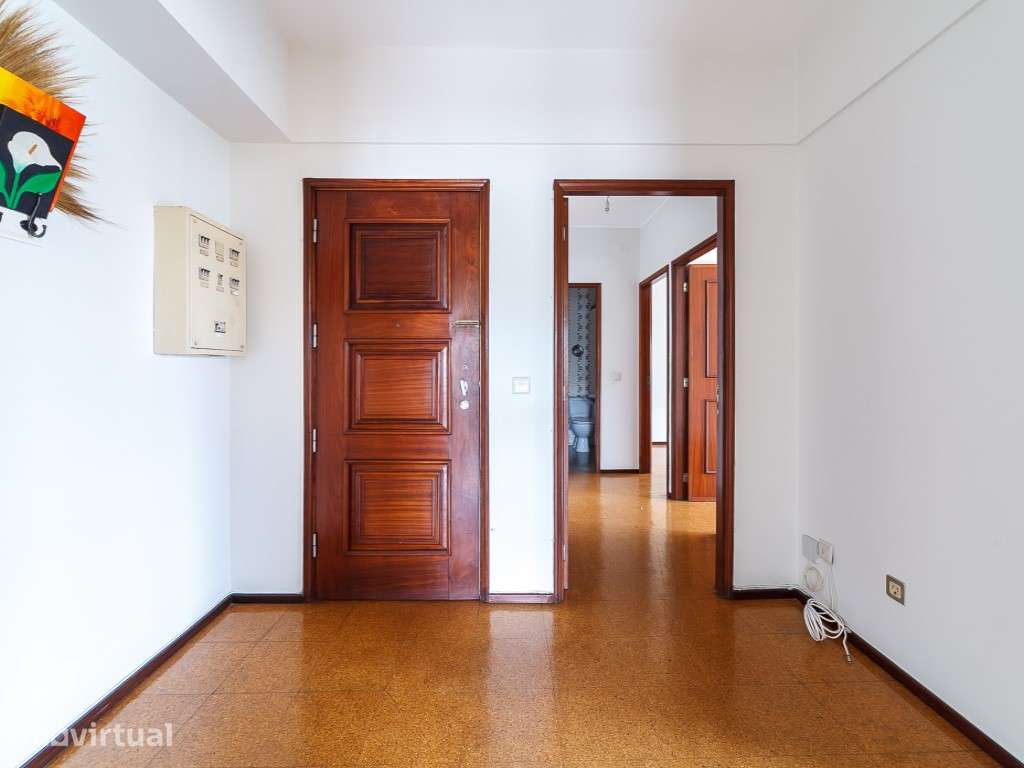 Arrendo apartamento T2 no centro de Espinho, com 2 frentes, com boa... - Grande imagem: 2/21