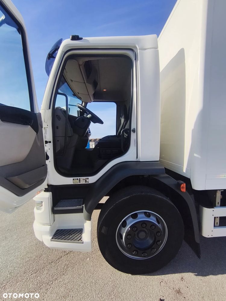 DAF DAF LF 250 / FA 290 / Izoterma / Winda / Holandia / Przebieg 241000 km /18 palet - 18