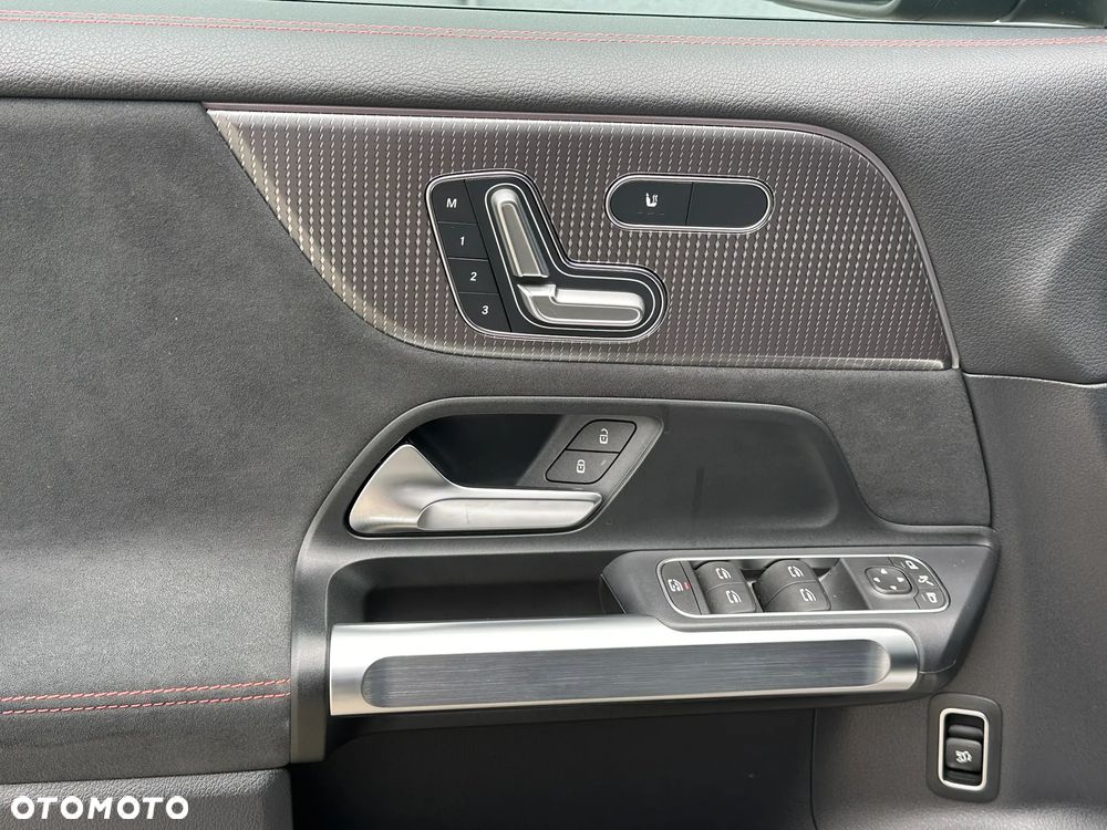 Mercedes-Benz EQB 250 66.5kWh AMG - 29