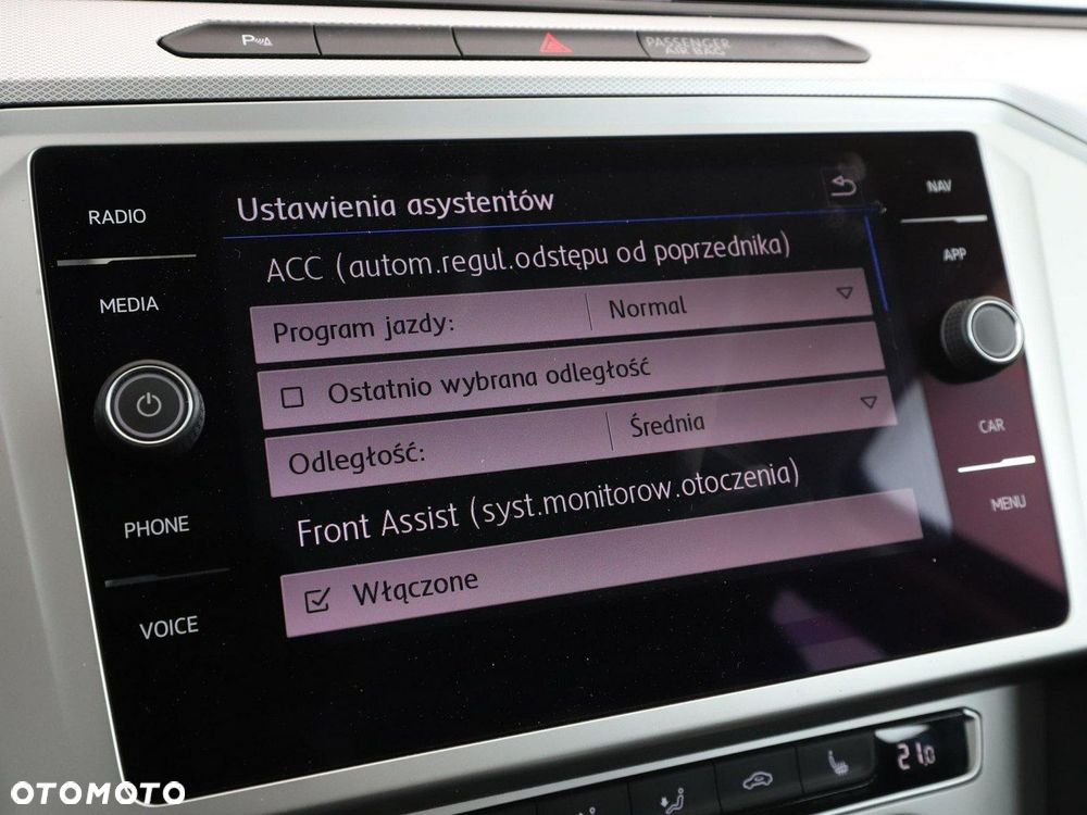 Volkswagen Passat - 26