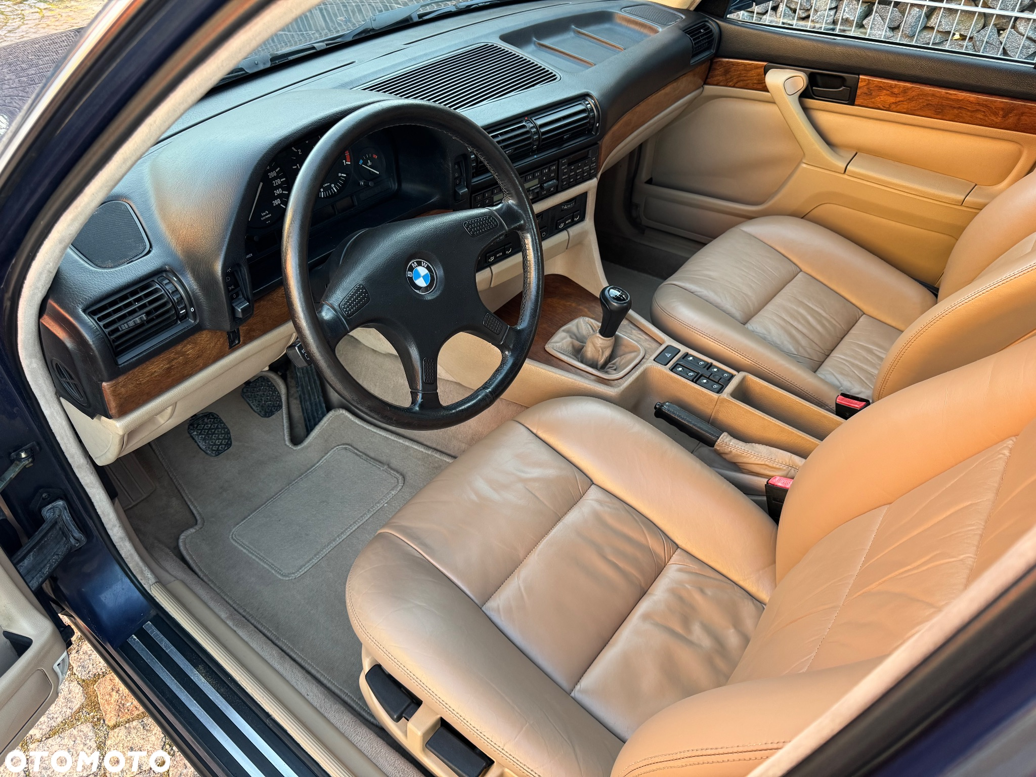 BMW Seria 7 735i - 8