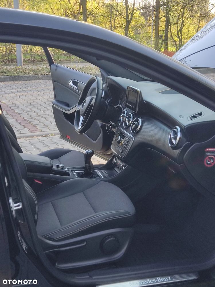 Mercedes-Benz Klasa A 180 (BlueEFFICIENCY) AMG Sport - 26