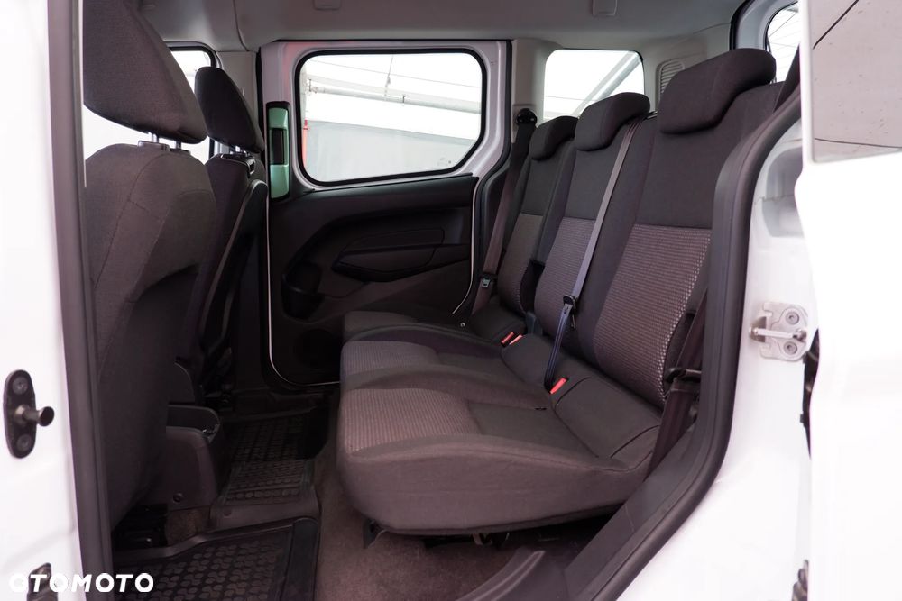 Ford Tourneo Connect - 11