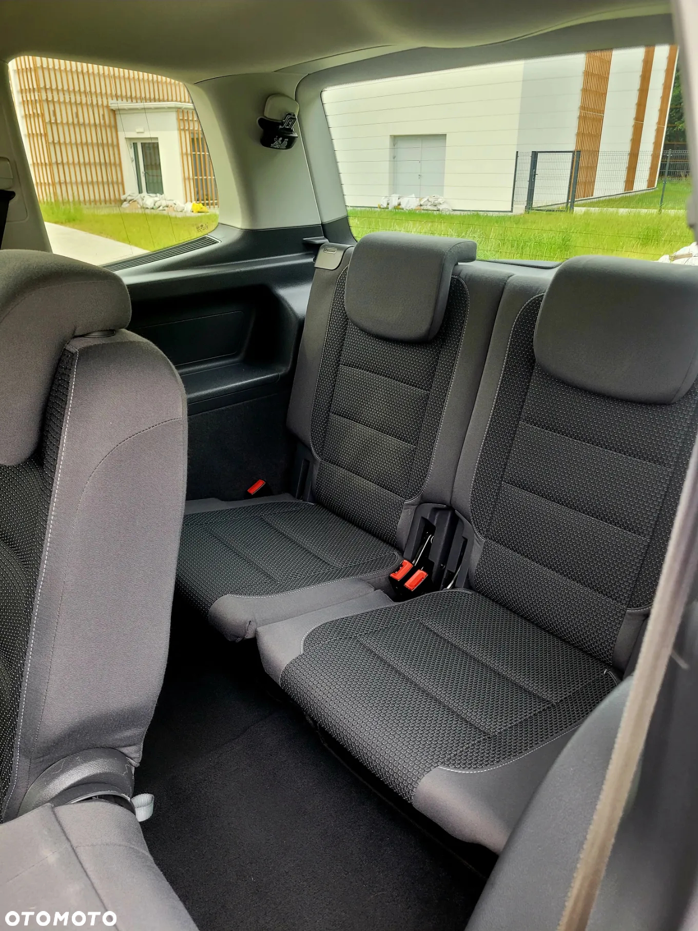 Volkswagen Touran 1.6 TDI DPF Comfortline - 24