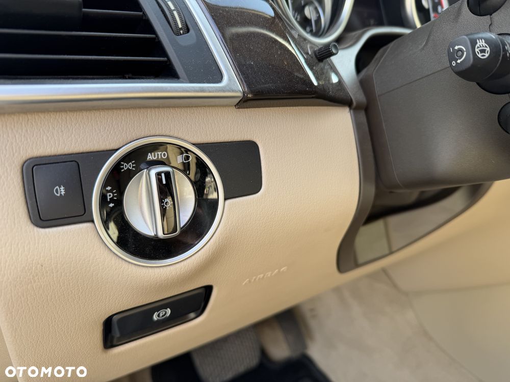 Mercedes-Benz ML - 11