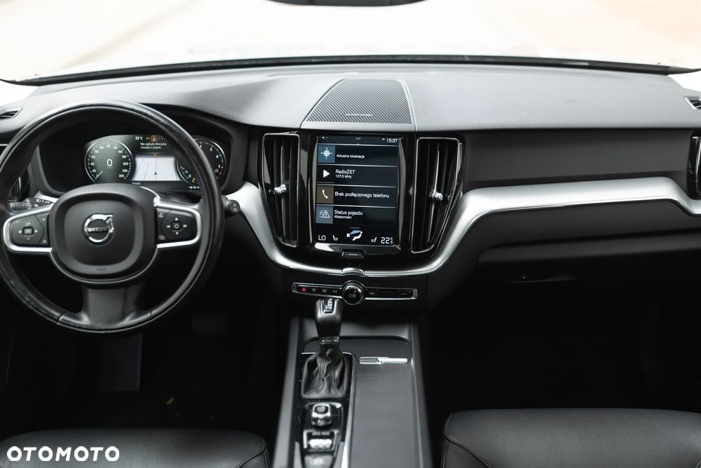 Volvo XC 60 T6 AWD Geartronic Momentum - 17