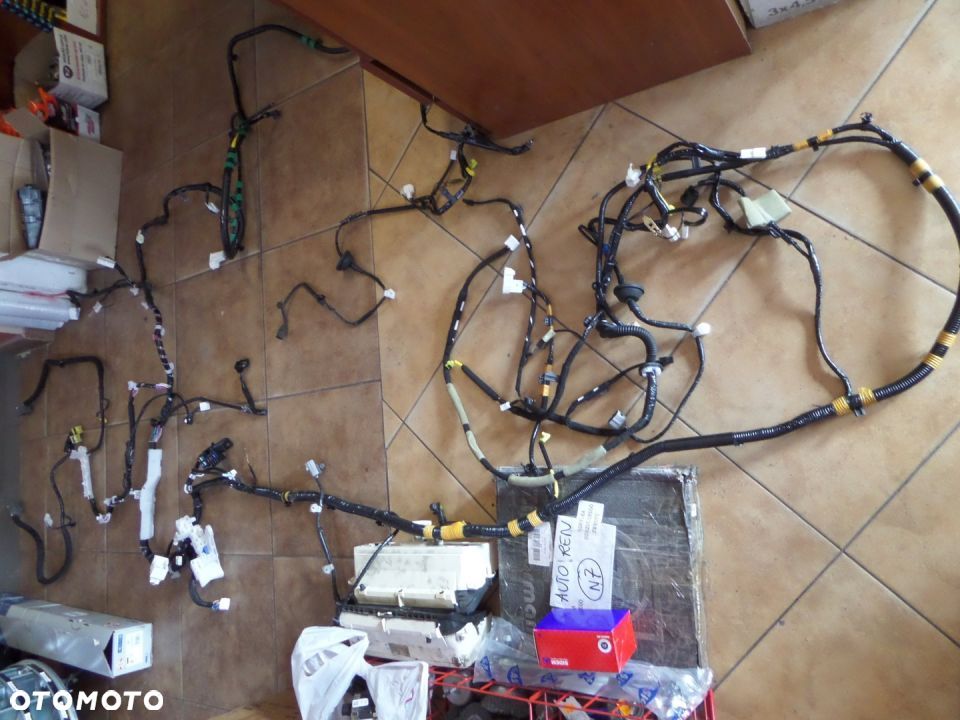 4384 INSTALACJA WIĄZKA ŚRODEK MAZDA 2 14- 1.5 B - 2