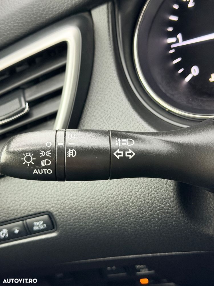 Nissan X-Trail 1.6 dCi N-Connecta - 30