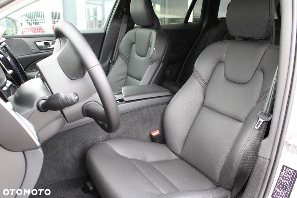 Volvo V60 Cross Country - 12