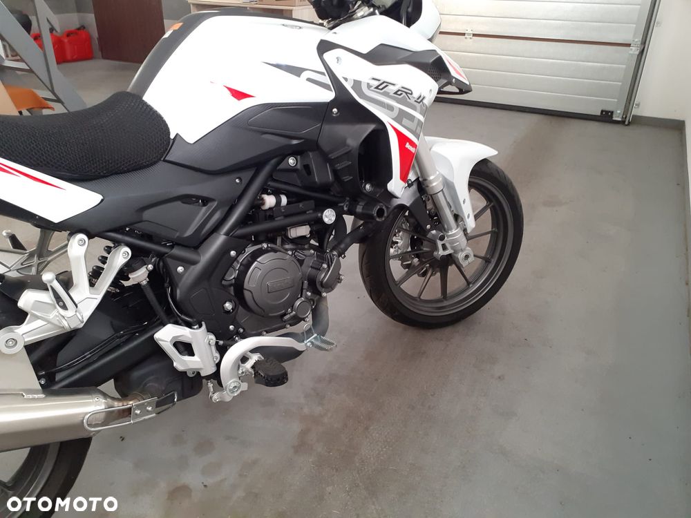 Benelli TRK 251 - 6