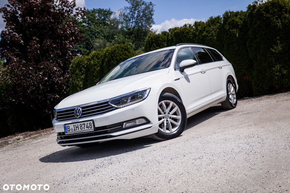 Volkswagen Passat 2.0 TDI SCR BlueMotion Technology 4Motion Trendline - 1