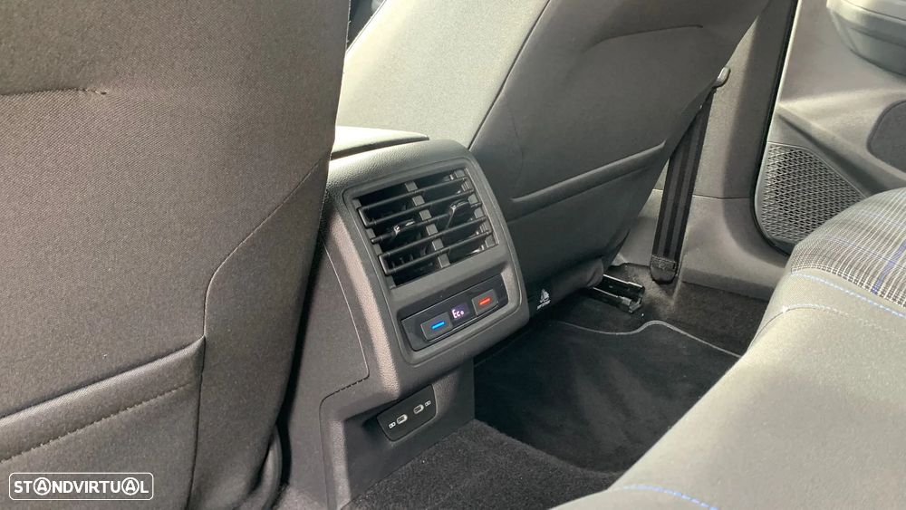 VW Golf 1.4 eHybrid OPF DSG GTE - 32