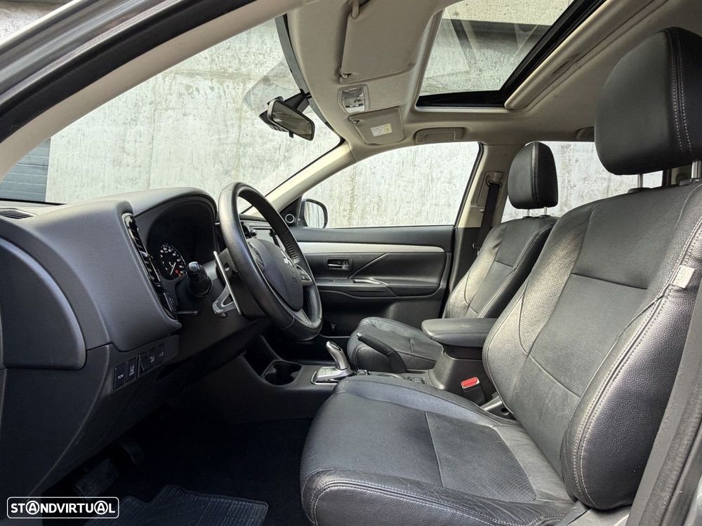 Mitsubishi Outlander 2.0 PHEV Intense Navi - 12