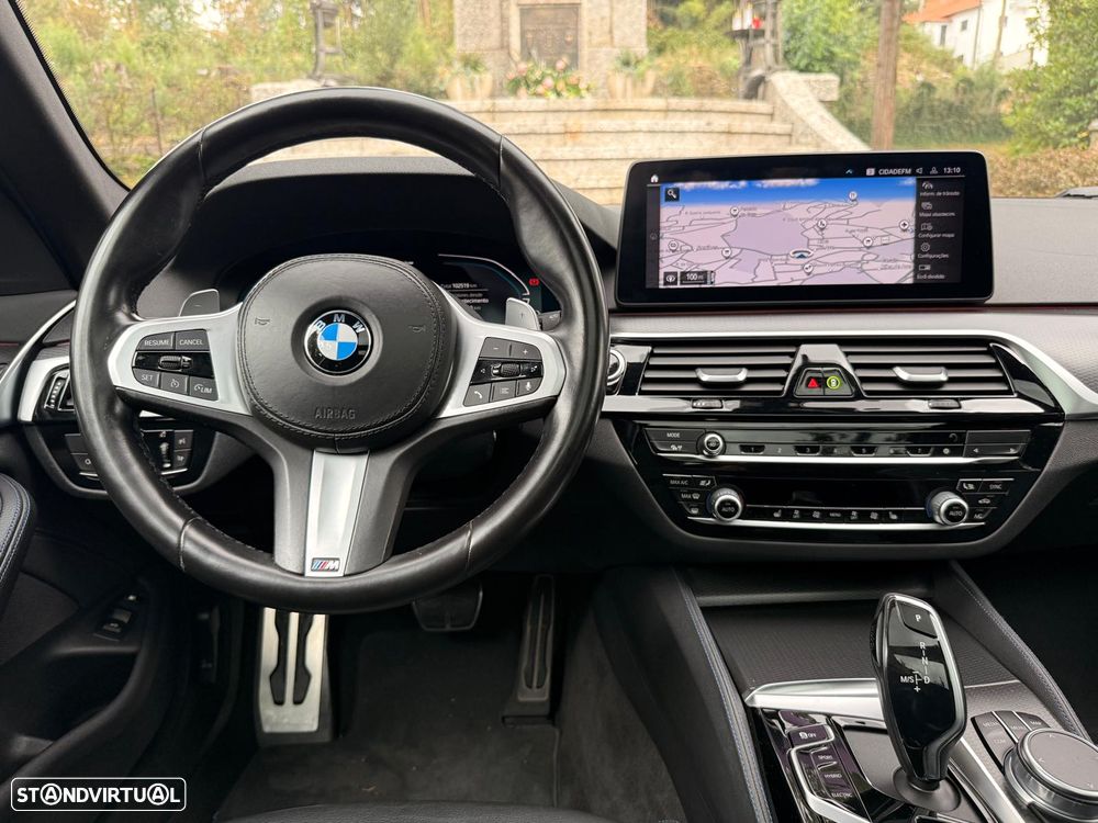 BMW 530 e Pack Desportivo M - 16