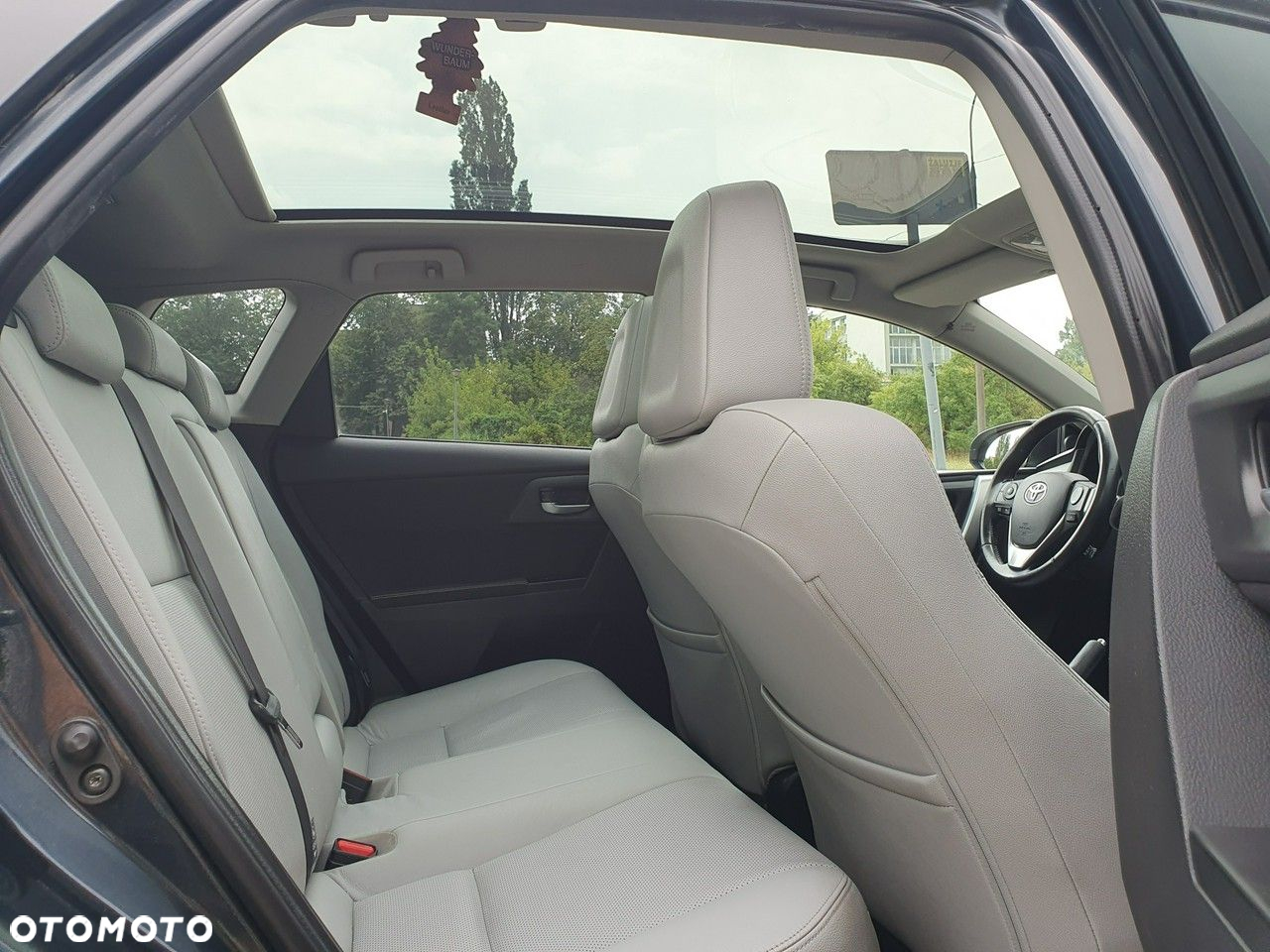 Toyota Auris - 14