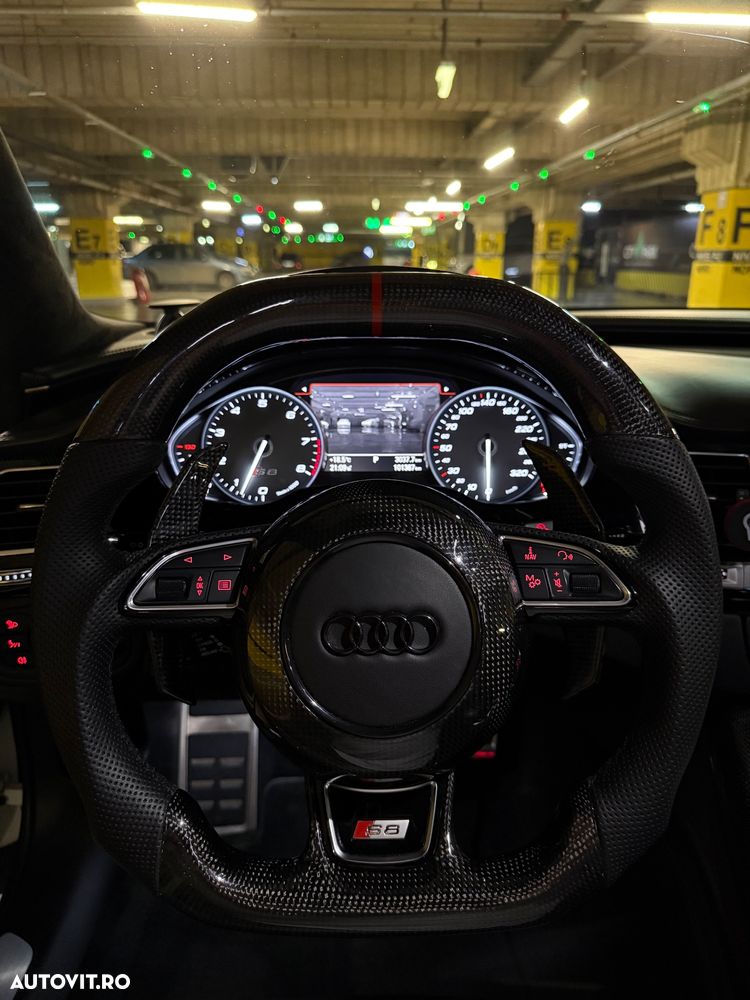Audi S8 Plus - 18