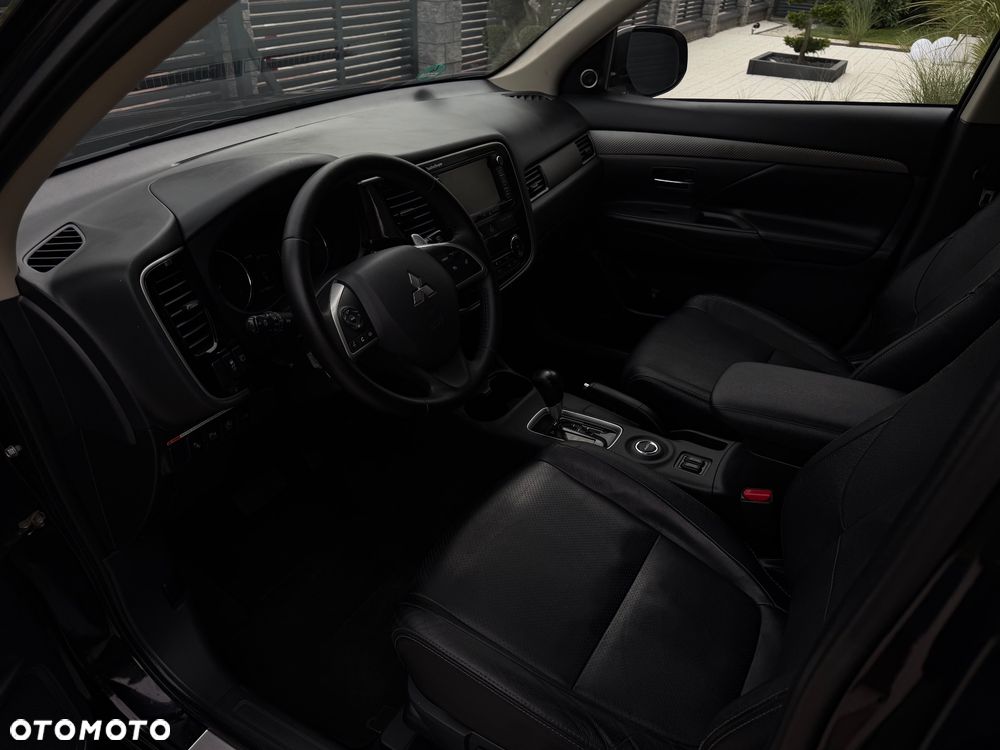 Mitsubishi Outlander 2.0 4WD CVT Diamant Edition+ - 19