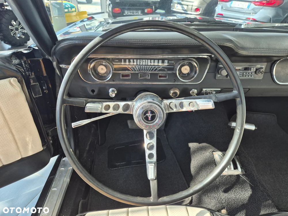 Ford Mustang - 31