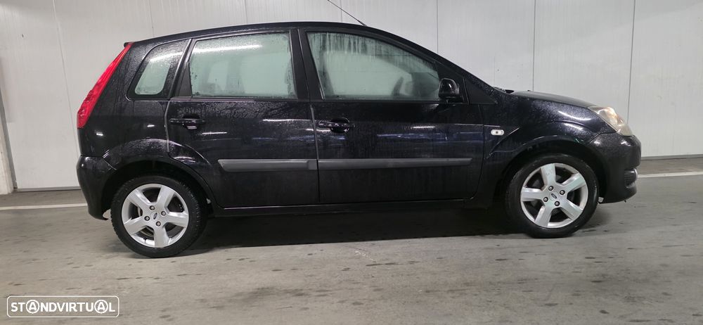 Ford Fiesta 1.25 Ghia - 6
