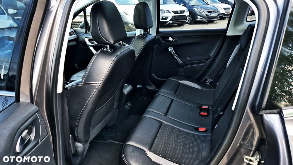 Peugeot 2008 1.6 VTi Allure - 29