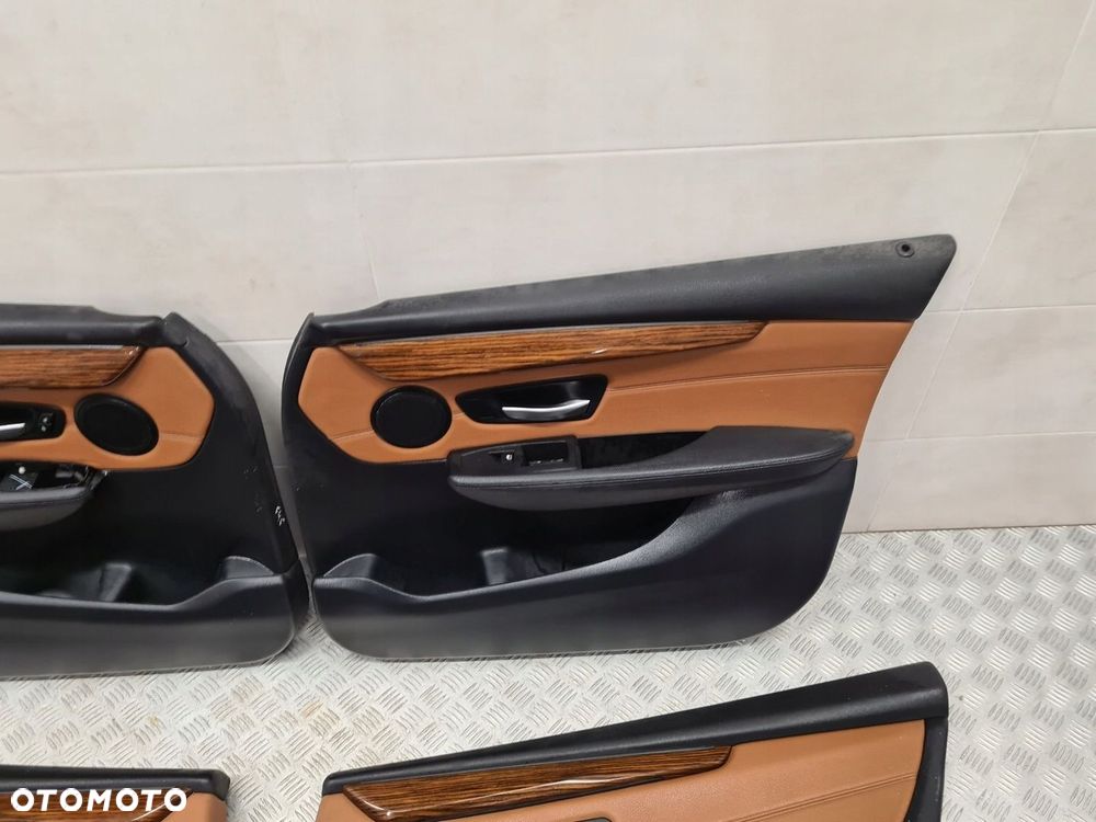 BMW F46 BOCZKI TAPICERKA DRZWI KOMPLET - 4