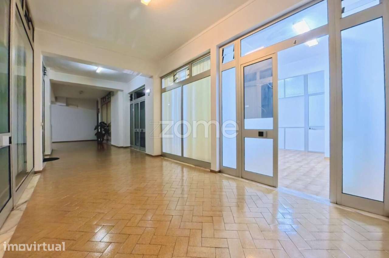 Loja Comercial na Zona Ribeirinha – Portimão - Grande imagem: 2/15